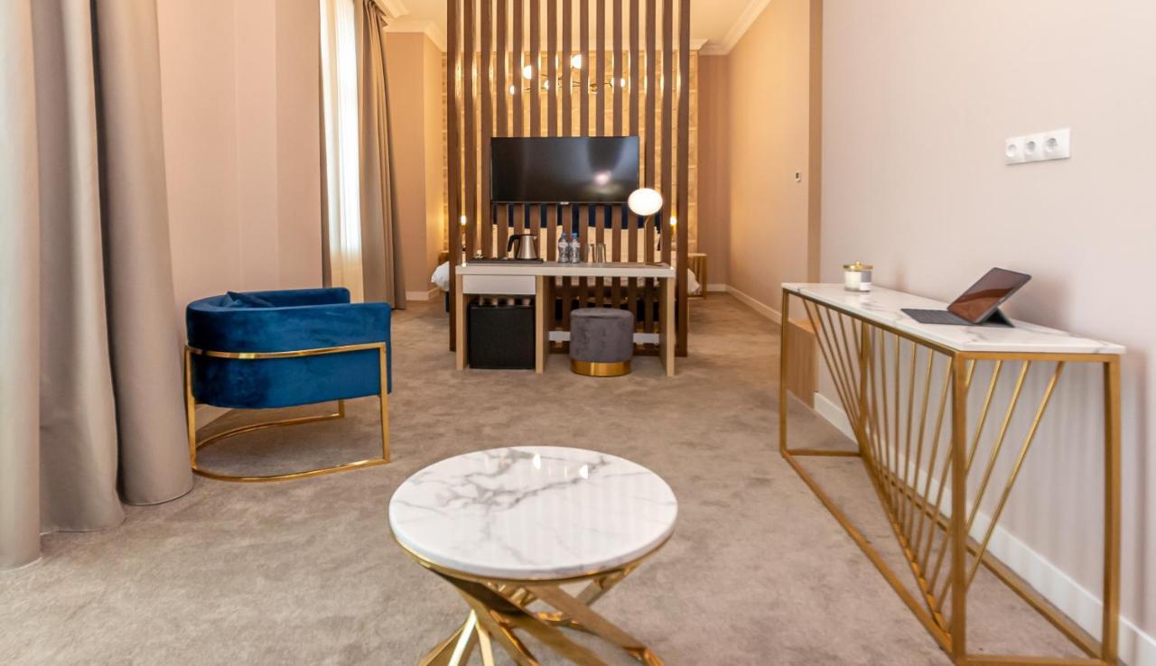 Newport Hotel 库塔伊西 外观 照片