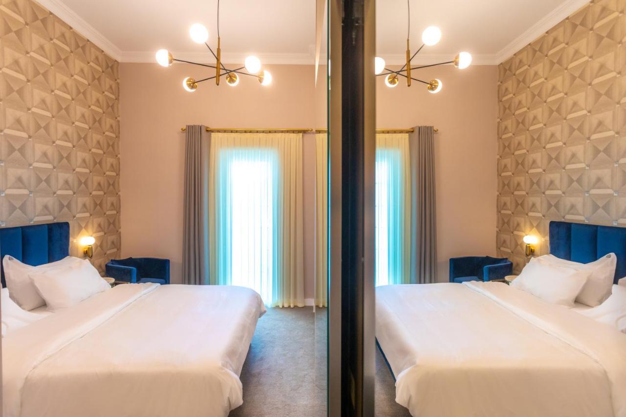 Newport Hotel 库塔伊西 外观 照片