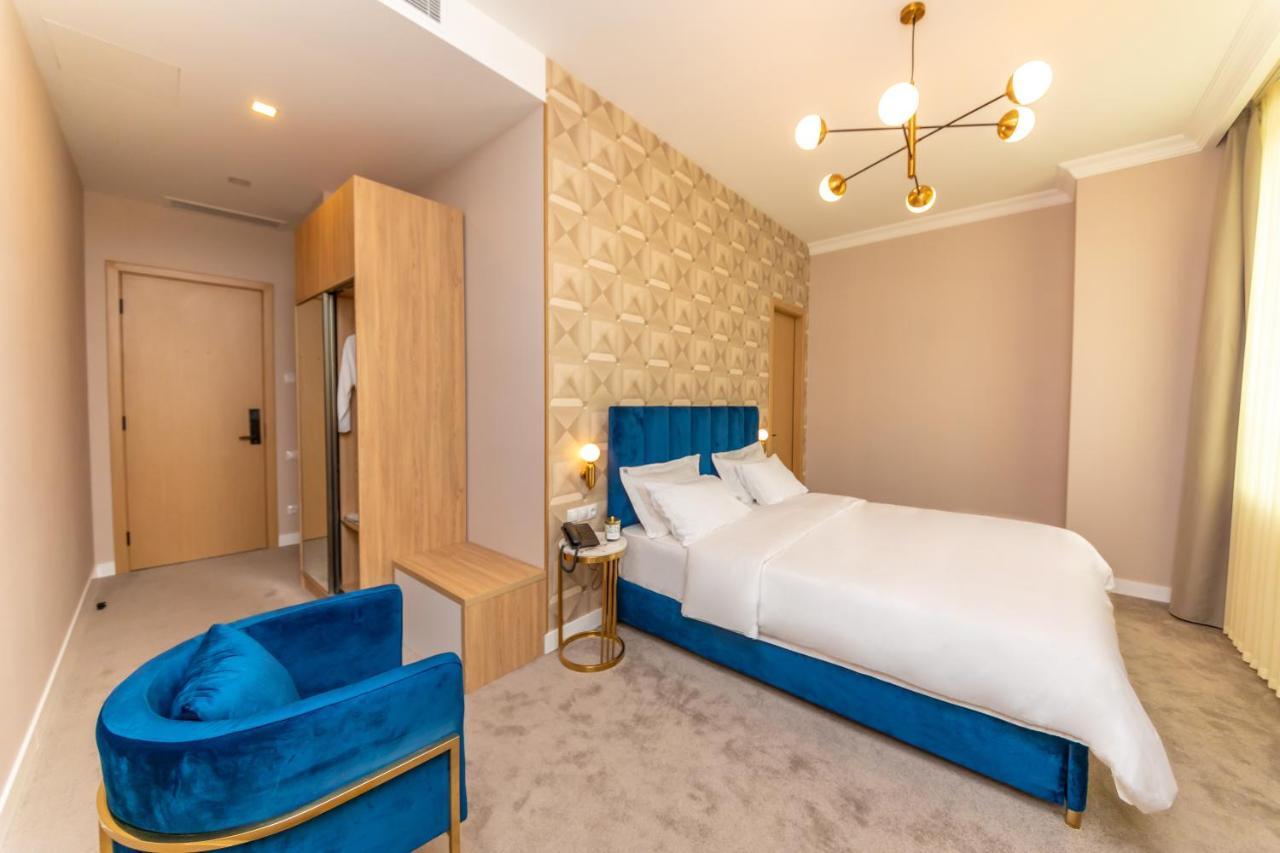 Newport Hotel 库塔伊西 外观 照片
