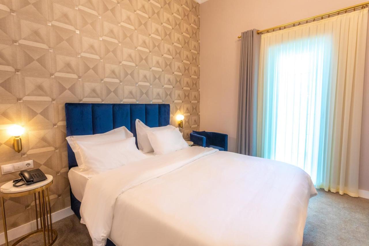 Newport Hotel 库塔伊西 外观 照片