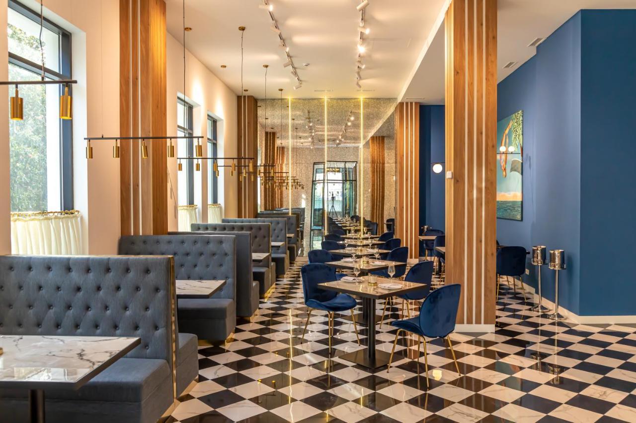 Newport Hotel 库塔伊西 外观 照片