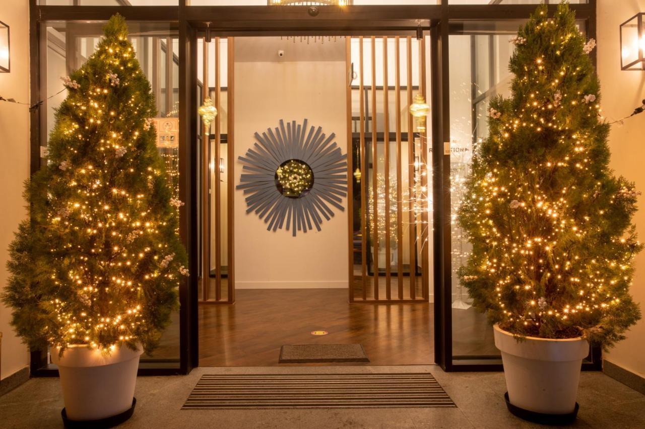 Newport Hotel 库塔伊西 外观 照片